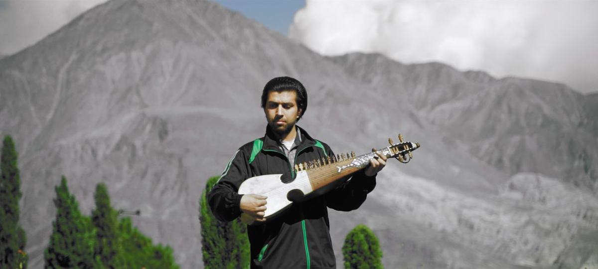Blind Music Teacher, Documentary, Dawn.com and Deutsche Welle (Urdu) contest: still 3 from the project